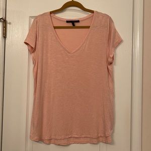 V-neck t-shirt